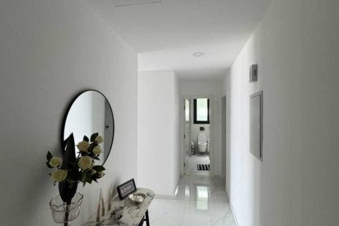 3 bedrooms Apartment in Germasogeia, Cyprus No. 103383 3