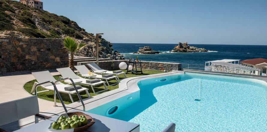 4 bedrooms Villa in Heraklion, Greece No. 23923