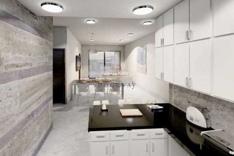 3 bedrooms Apartment in Limassol, Cyprus No. 70102 2