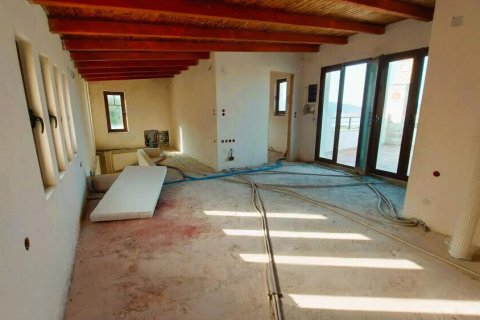 Дом с 3 спальнями в Маркопулон, Греция №54846 13