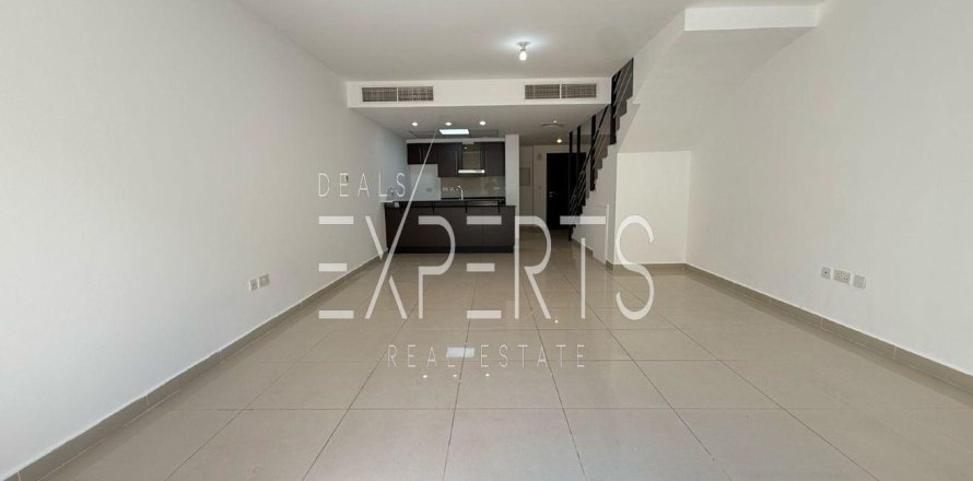 3 bedrooms Villa in Al Reef, UAE No. 129651