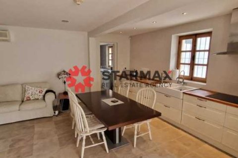 Дом с 5 спальнями в Ларнака, Кипр №82754 16