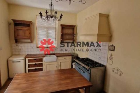 Дом с 5 спальнями в Ларнака, Кипр №82754 8