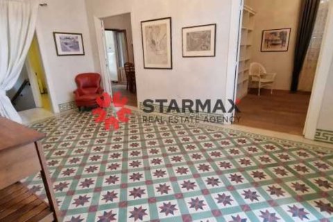 Дом с 5 спальнями в Ларнака, Кипр №82754 4