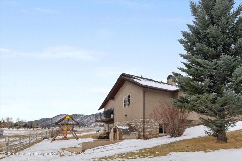 4 bedrooms House in Glenwood Springs, USA No. 84661 11