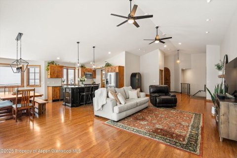 4 bedrooms House in Glenwood Springs, USA No. 84661 17