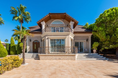 5 bedrooms Villa in Nam Xay, Vietnam No. 85640 1