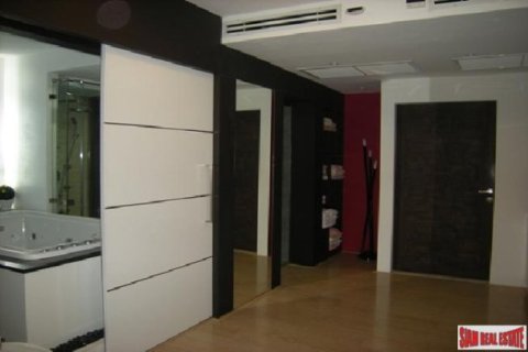 1 bedroom Apartment in Bangkok, Thailand No. 96898 12