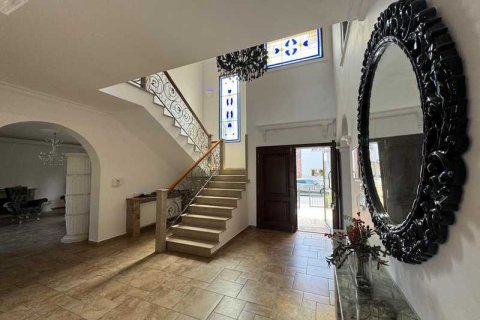 4 bedrooms House in Germasogeia, Cyprus No. 30549 4