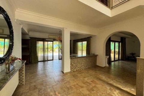 4 bedrooms House in Germasogeia, Cyprus No. 30549 2