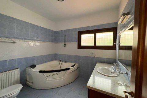 4 bedrooms House in Germasogeia, Cyprus No. 30549 16