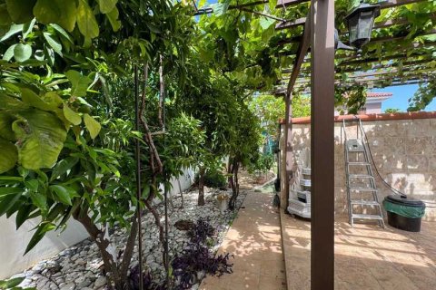 4 bedrooms House in Germasogeia, Cyprus No. 30549 12