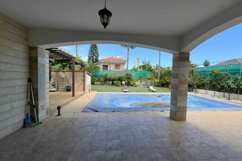 4 bedrooms House in Germasogeia, Cyprus No. 30549 8