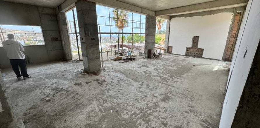 4 bedrooms Villa in Agios Athanasios, Cyprus No. 76834