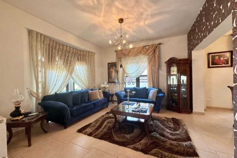 4 bedrooms House in Aradippou, Cyprus No. 79014 4