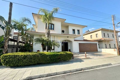 4 bedrooms House in Aradippou, Cyprus No. 79014 1