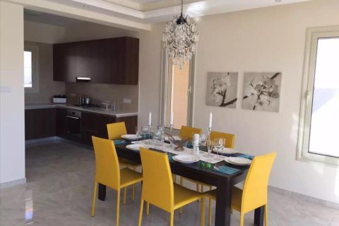 3 bedrooms Villa in Limassol, Cyprus No. 106025 2