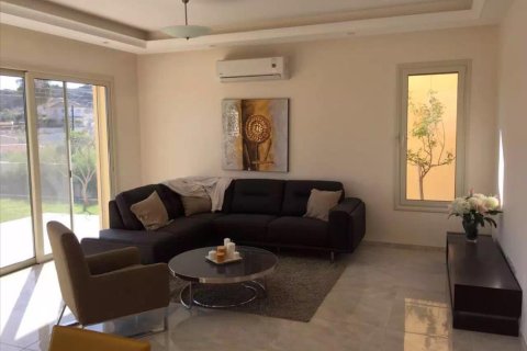 3 bedrooms Villa in Limassol, Cyprus No. 106025 3