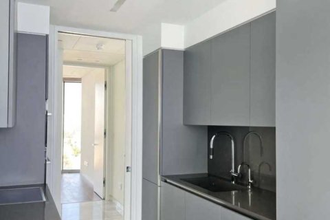 3 bedrooms Apartment in Limassol, Cyprus No. 82852 3