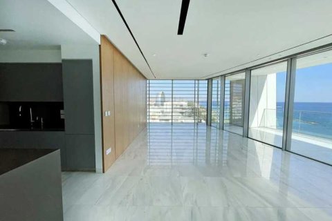 3 bedrooms Apartment in Limassol, Cyprus No. 82852 2