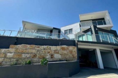 5 bedrooms Villa in Agios Athanasios, Cyprus No. 72577 3