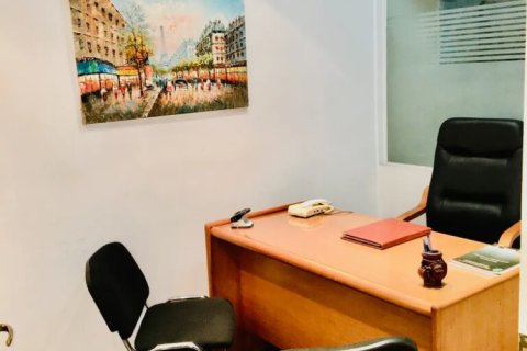 400m² Commercial property en Athens, Greece No. 107241 12