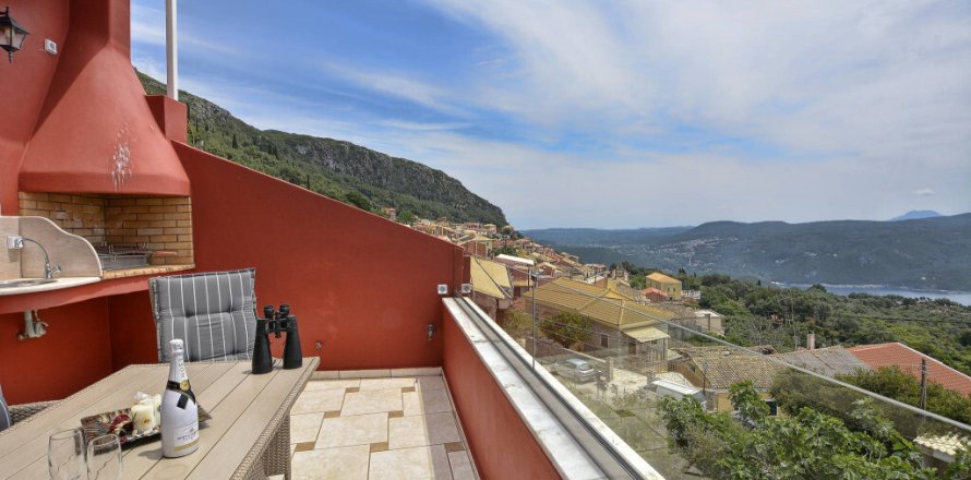 Дом с 2 спальнями в Керкира, Греция №60536