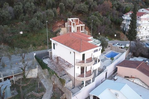 4 bedrooms House in Budva, Montenegro No. 66747 2