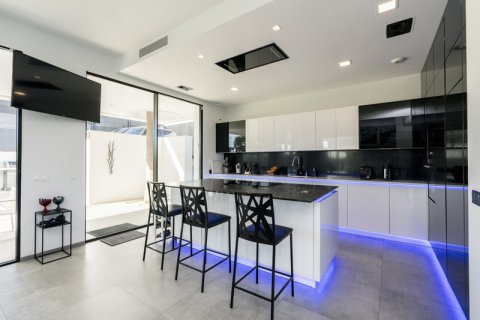 4 bedrooms Villa in Dinh An, Vietnam No. 27392 24