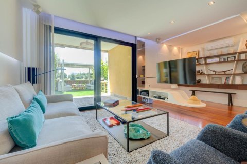 4 bedrooms Villa in Alicante, Spain No. 110660