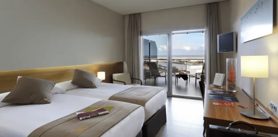 823m² Commercial property en Barcelona, Spain No. 99130