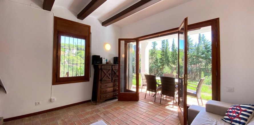5 dormitorios House en Lloret de Mar, Spain No. 26876