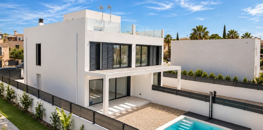 3 bedrooms Villa in Puig De Ros, Spain No. 129389