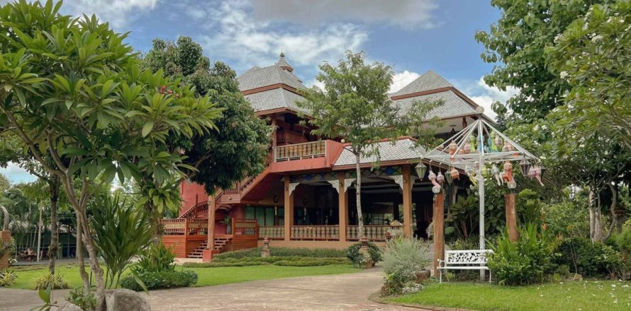 35 bedrooms Commercial property in Chiang Mai, Thailand No. 98245