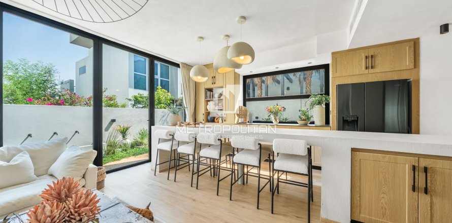 3 bedrooms Townhouse in DAMAC Hills (Akoya by DAMAC), UAE No. 119260