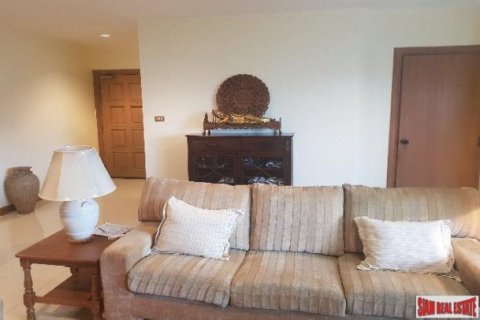 3 bedrooms Apartment in Bangkok, Thailand No. 96833 16