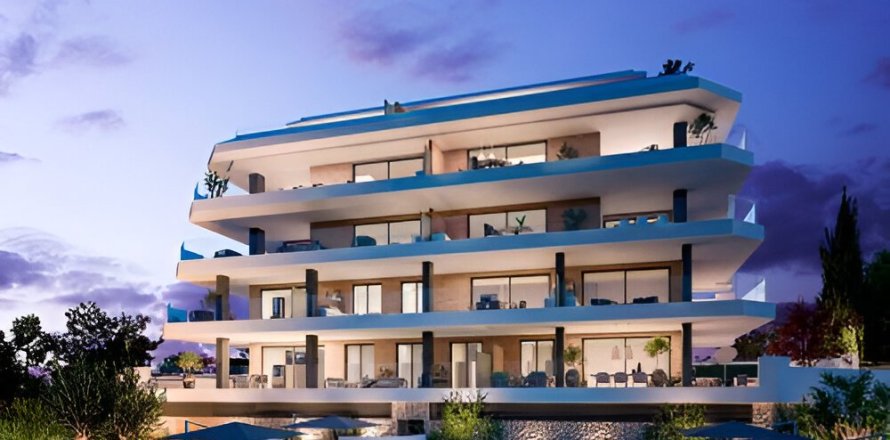 3 dormitorios Apartment en Benalmádena, Spain No. 111331