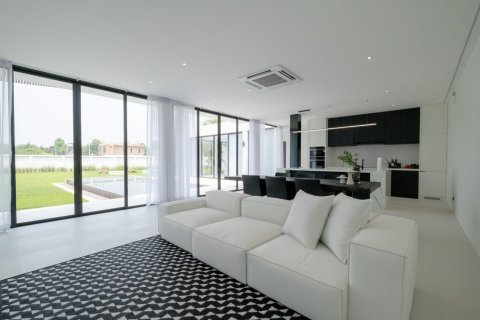 4 bedrooms House in Chiang Mai, Thailand No. 98230 17