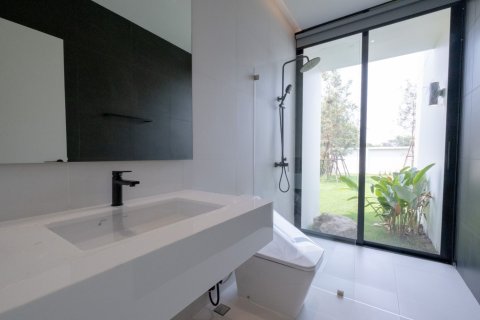 4 bedrooms House in Chiang Mai, Thailand No. 98230 3