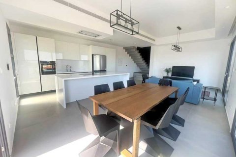 Дом с 4 спальнями в Агиос Афанасиос, Кипр №39866 3