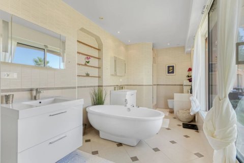 Вилла с 5 спальнями в Муан-Сарту, Франция №70901 13