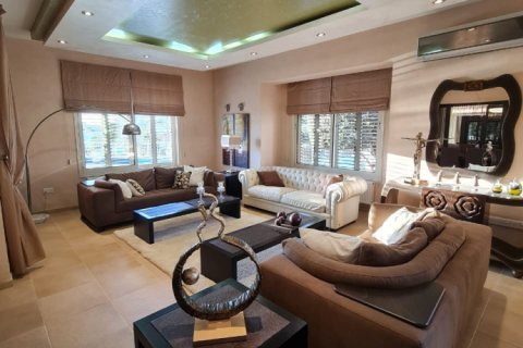 6 bedrooms Villa in Paphos, Cyprus No. 70545 9