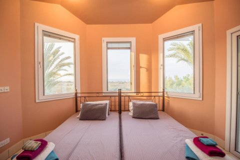 4 bedrooms Villa in Paphos, Cyprus No. 106250 4