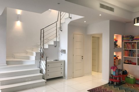 5 bedrooms Villa in Limassol, Cyprus No. 106032 2