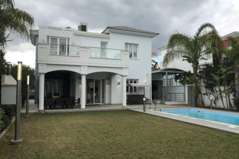 5 bedrooms Villa in Limassol, Cyprus No. 106032 9