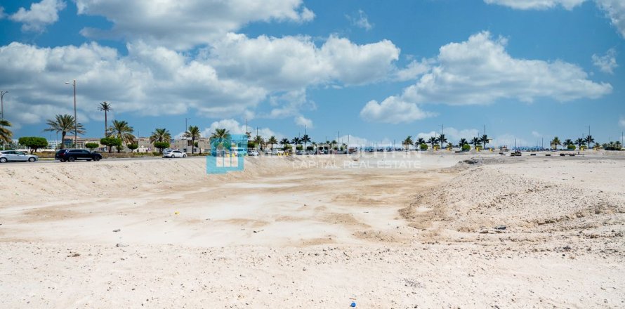 421m² Land in Al Hadid W Al Solb Old Housing, Vietnam No. 95379