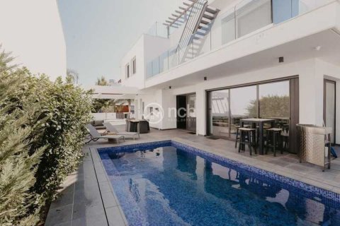 3 dormitorios Villa en Livadia, Cyprus No. 78614 3