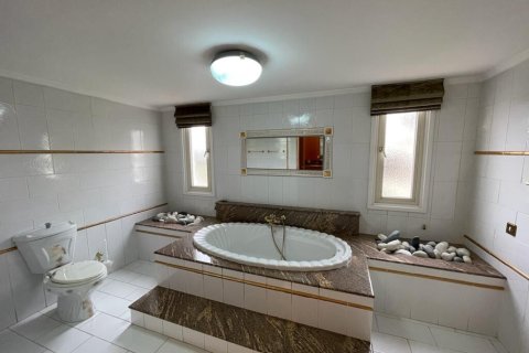 6 rooms Villa in Limassol, Cyprus No. 107082 9