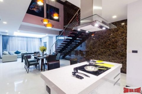 3 bedrooms Villa in Rawai, Thailand No. 95686 12