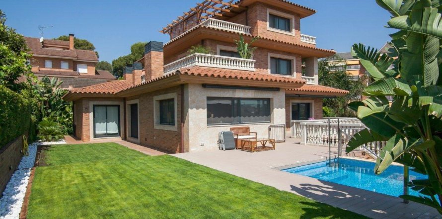 7 chambres House à Castelldefels, Spain No. 25437